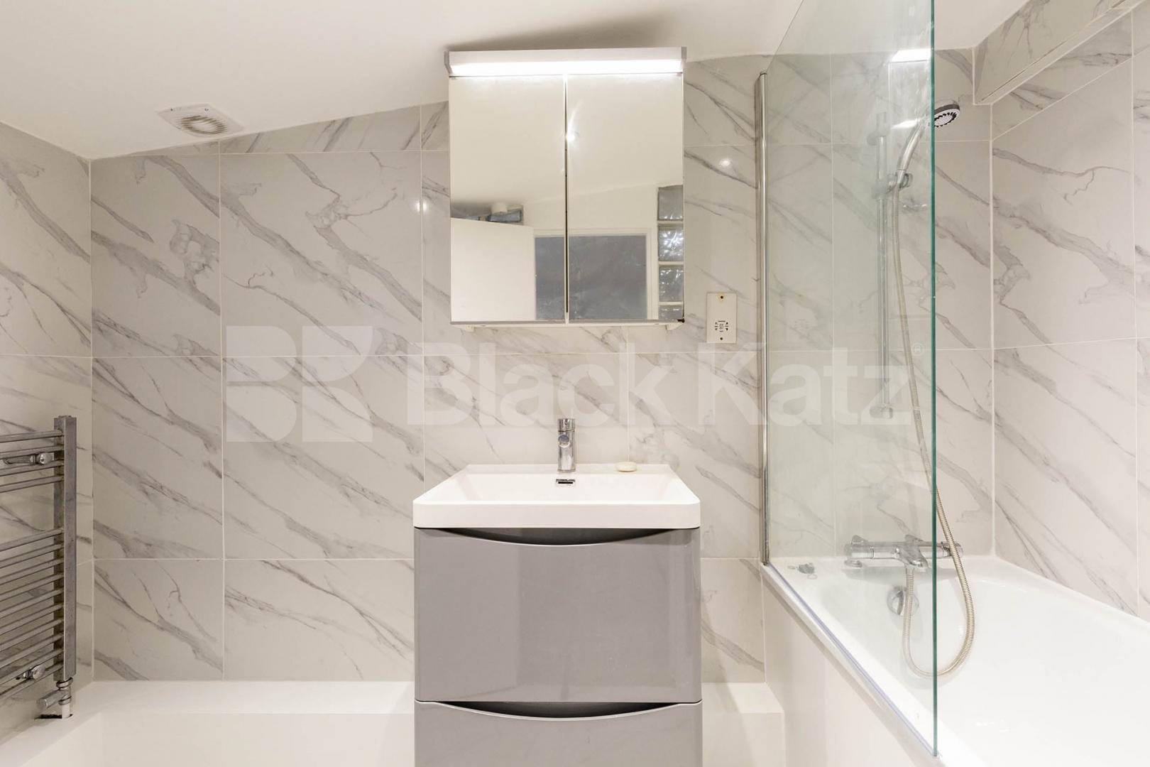 Rent includes gas electric & water - mins to tube and shops   Parkway, Camden / Regents Park